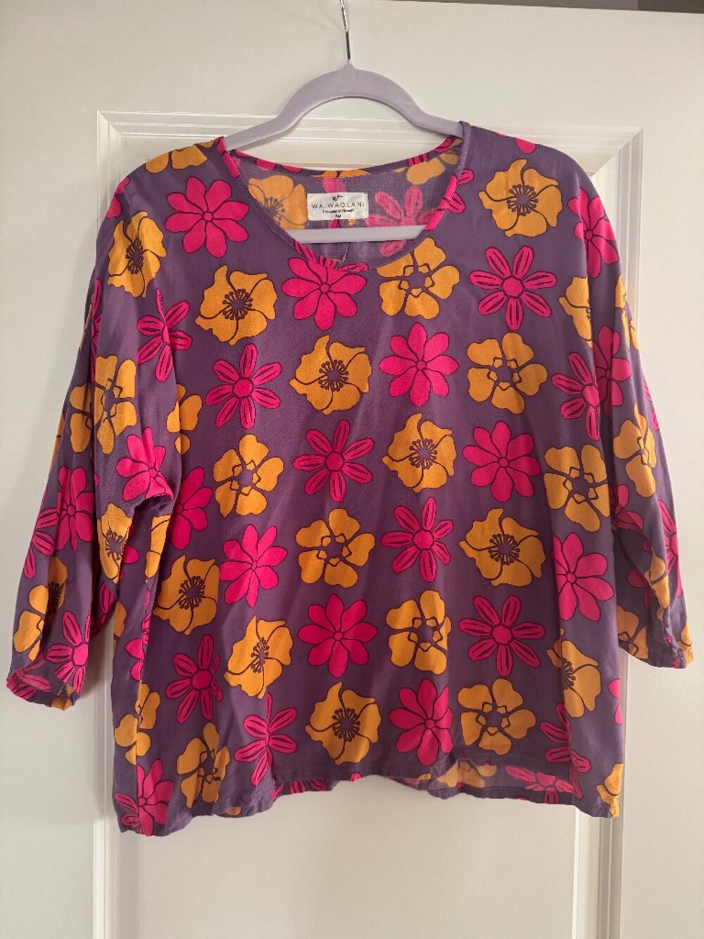 Women's Waiwaolani 3/4 Sleeve Blouse Size Small/Medium
